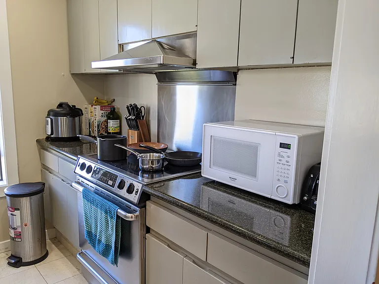 1818 Broadway St #204 — Photo 4
