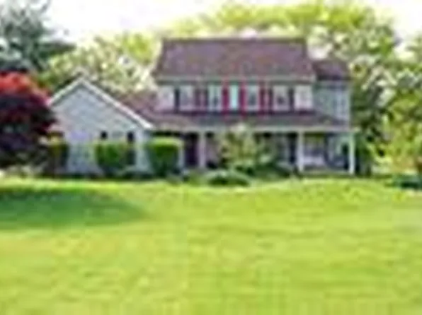 8 Balthaser Rd, Sinking Spring, PA 19608