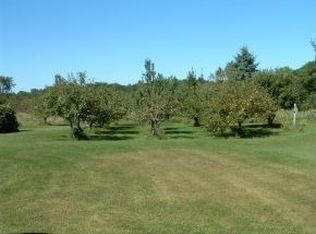 112 Allen Rd, Grand Isle, VT 05458