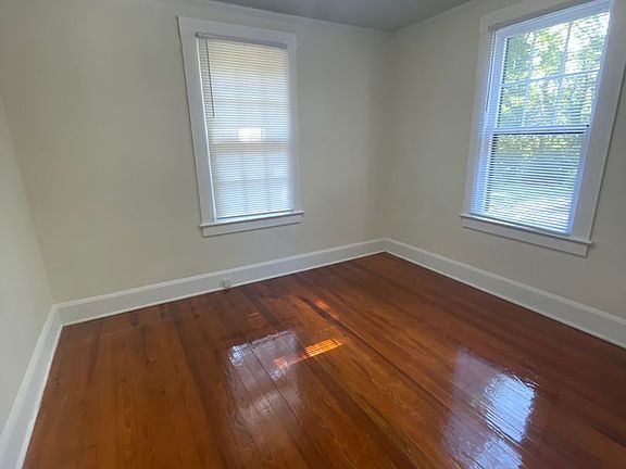 3rd image of 1478 Hamilton St