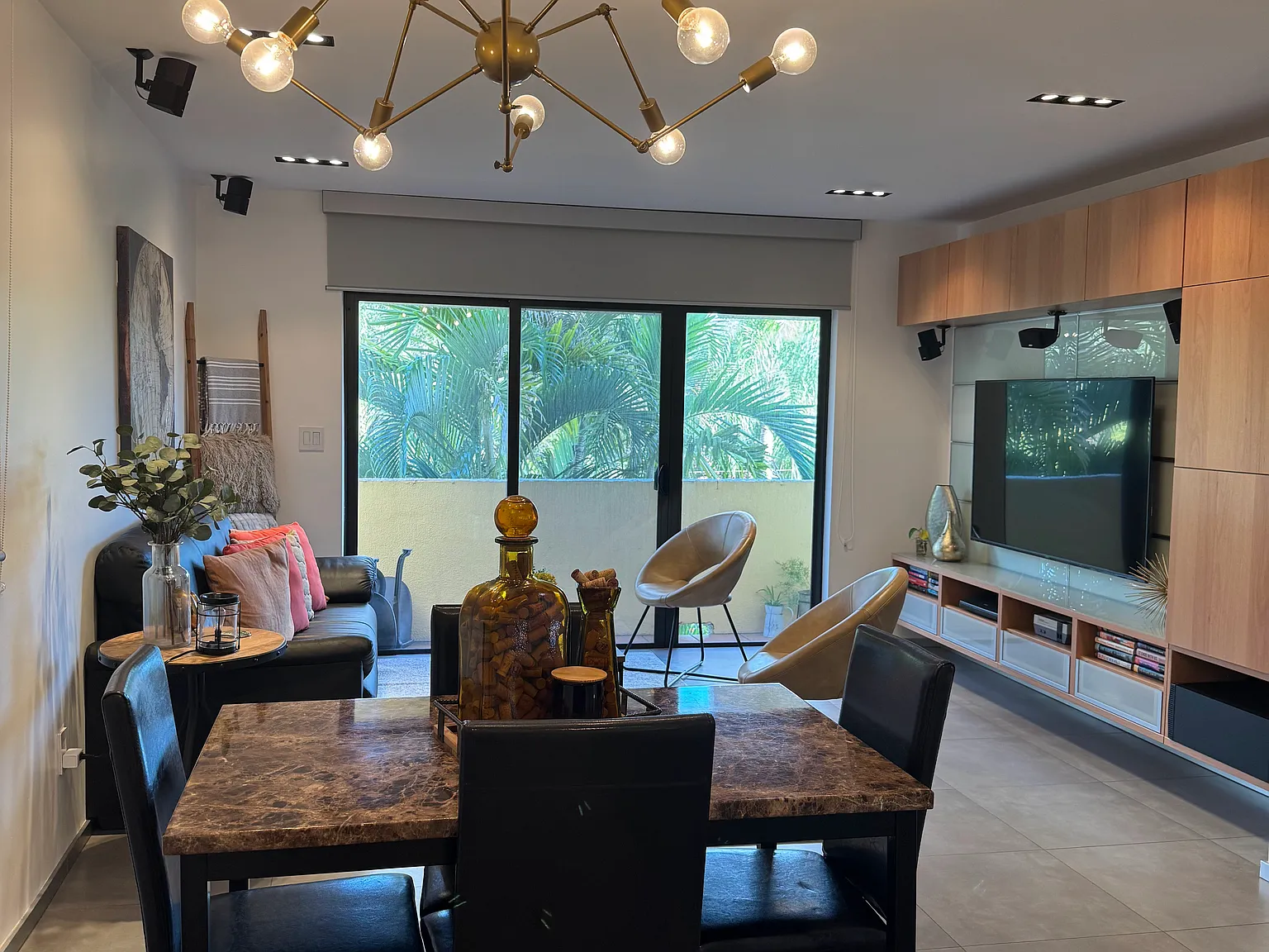 2 bed, 902 sqft, $3,495 — Photo 2