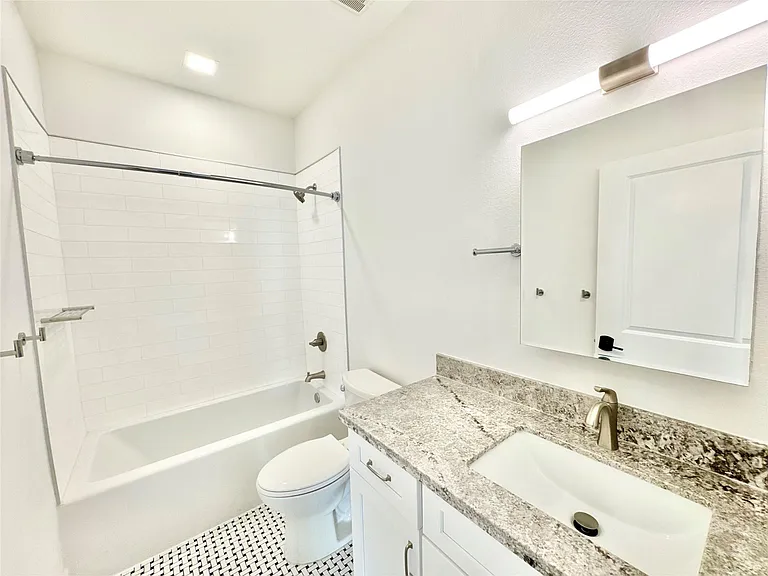2102 Mechanic St #205 — Photo 5