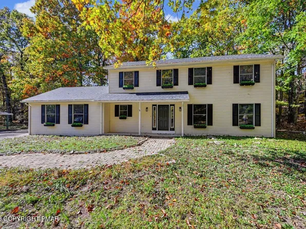275 Owl Hollow Dr, Tannersville, PA 18372