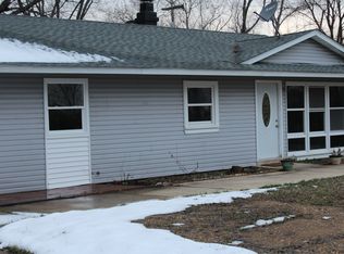 1209 N Chapel Hill Rd, McHenry, IL 60051