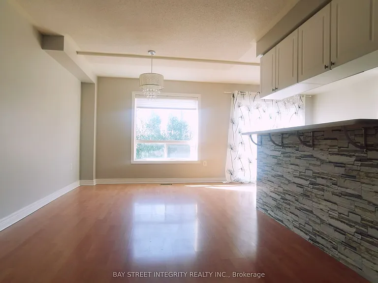 355 Ravineview Way — Photo 3