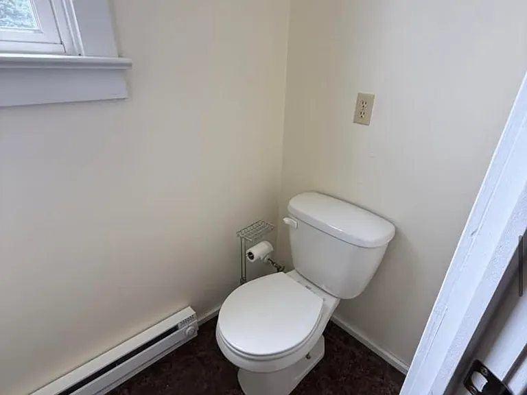 419-421 Oak St #1 — Photo 11