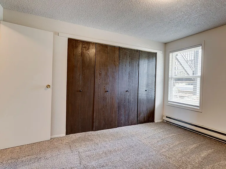 M0646-Prairie Village - 304 N. Main St — Photo 8