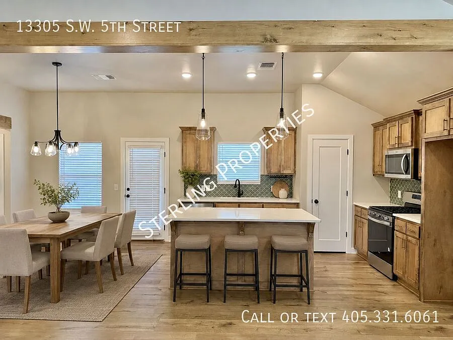 Gorgeous 3 bedroom 2 Bathroom in Somers Pointe Community! — Photo 4