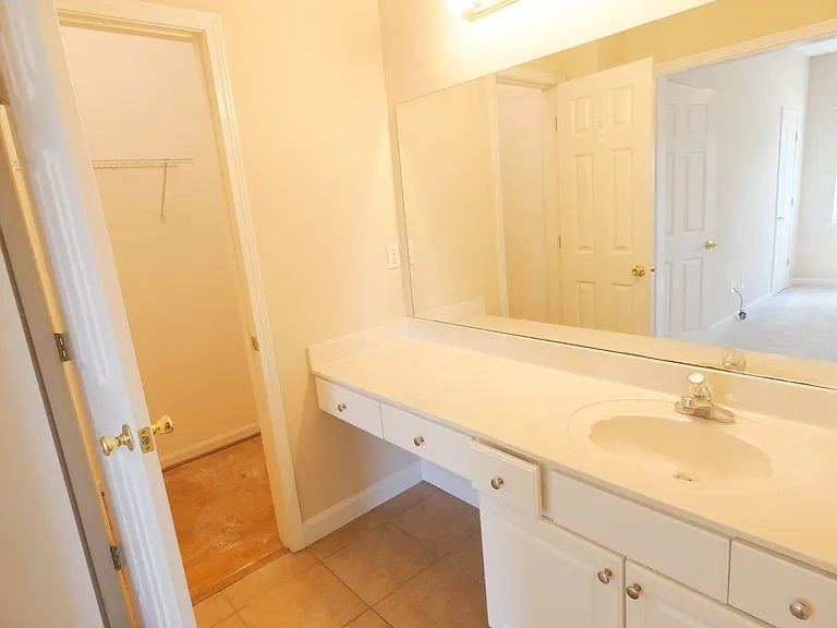 230 Chadwick Ln — Photo 8