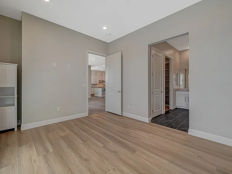 9129 Las Manaitas Ave #302 — Photo 20