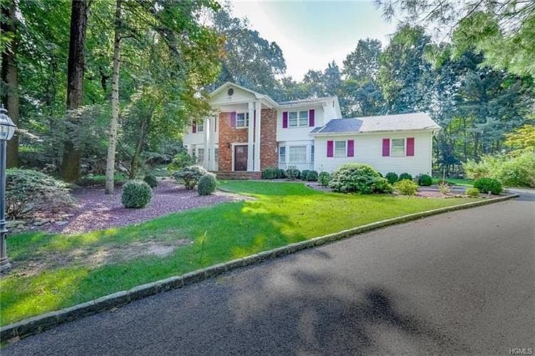 1st image of 9 Ayr Ct