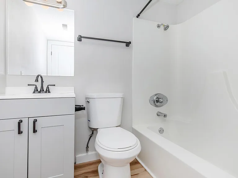 Finn Apartments — Photo 7