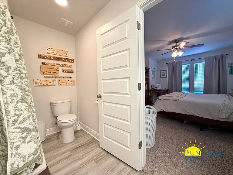 1015 McLaren Cir — Photo 15