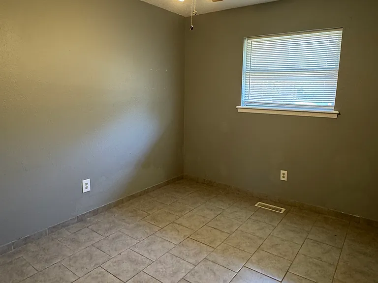 2305 Crystal Dr — Photo 29