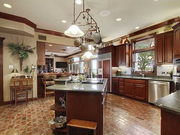 5th image of 9 Turnberry Dr