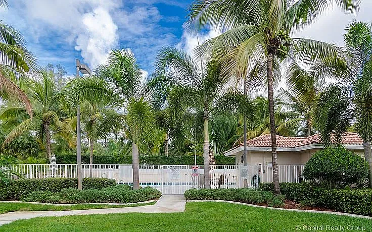 Building Photo - 8909 NW 28th Dr #32B