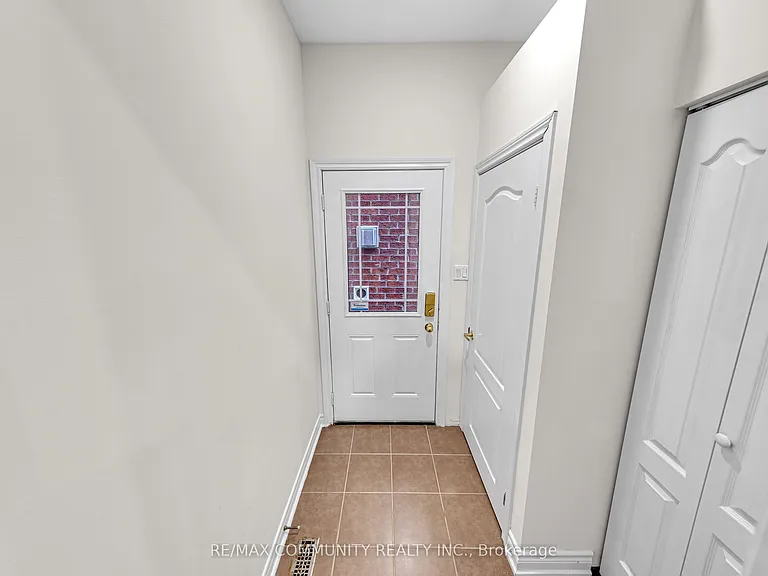 17 Rouge Bank Dr — Photo 2