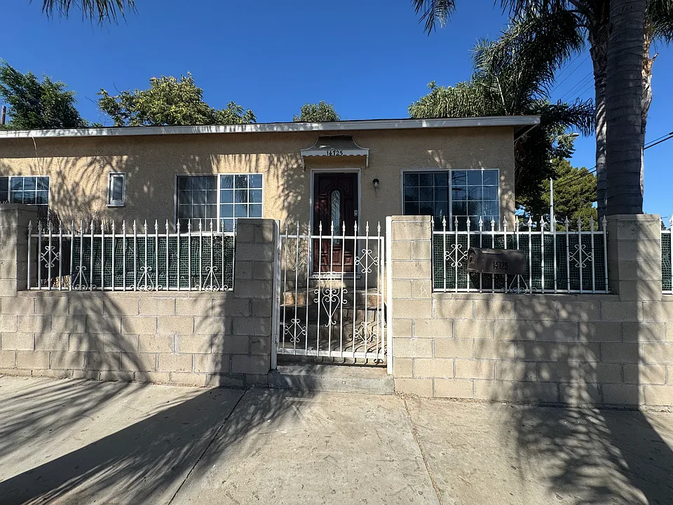 14725 Polk St