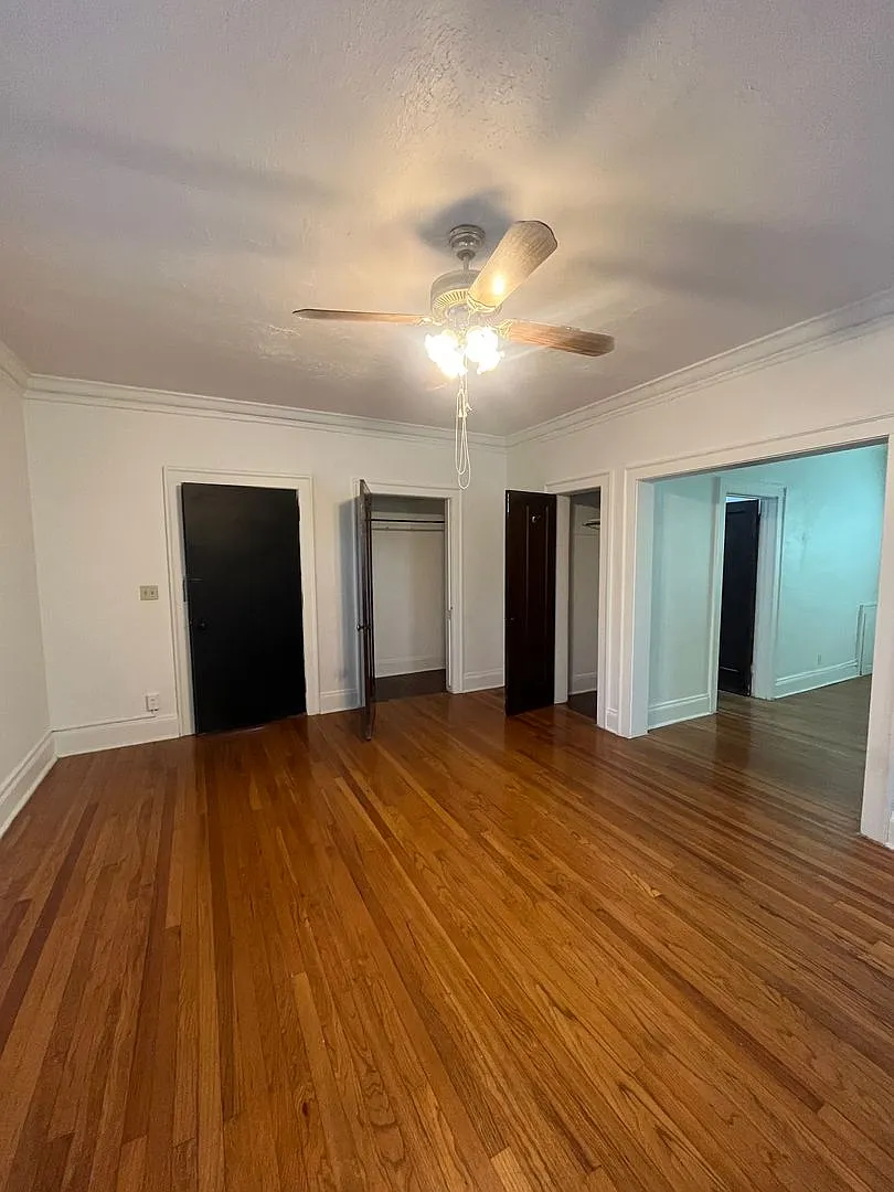 Stratford Apartments — Photo 3