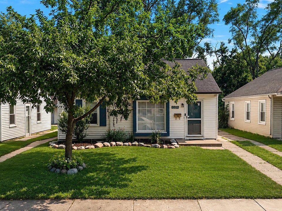1st image of 2042 Browning St
