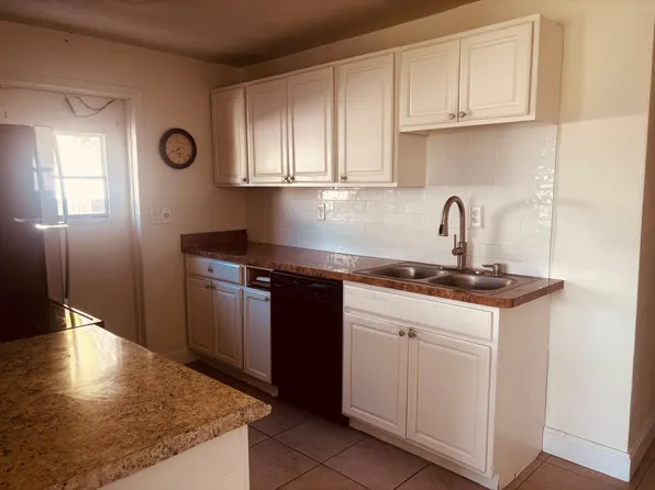 675 108th Ave N, Naples, FL 34108