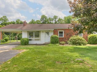 215 Woods Dr, Mechanicsburg, PA