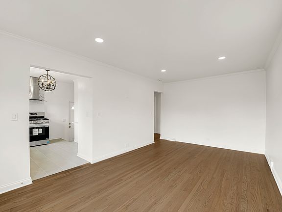 5th image of 3310 Highland Ave