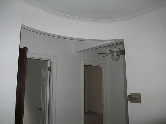 3rd image of 85 Dongan Ave #1