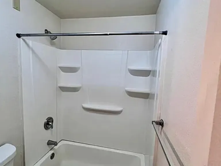 13 E Dupont Ave — Photo 12