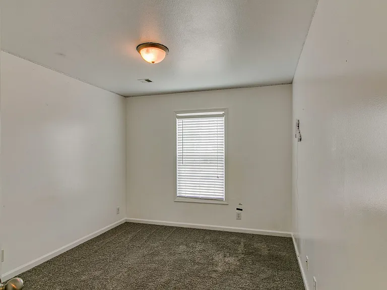 988 Chardea Ct — Photo 27