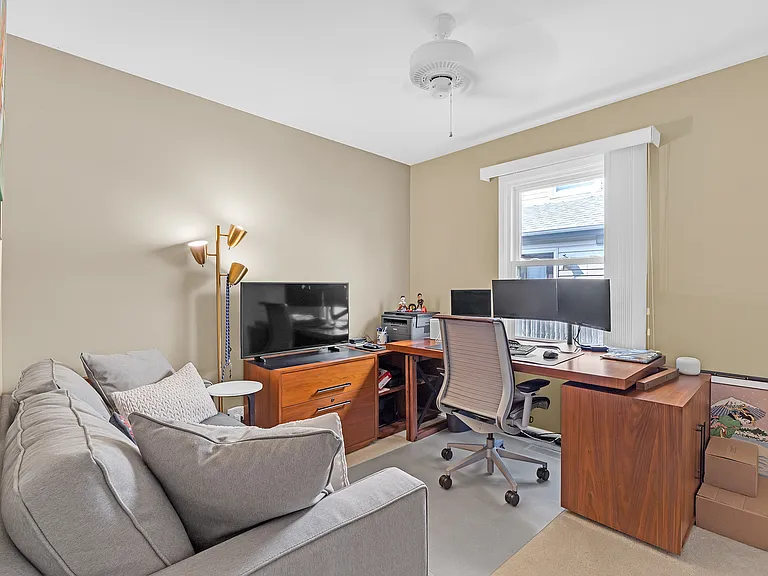 5 Newtown Ct E — Photo 12