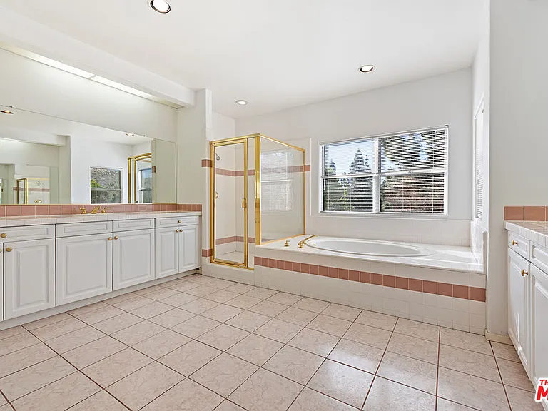 24310 Belford Ct — Photo 47