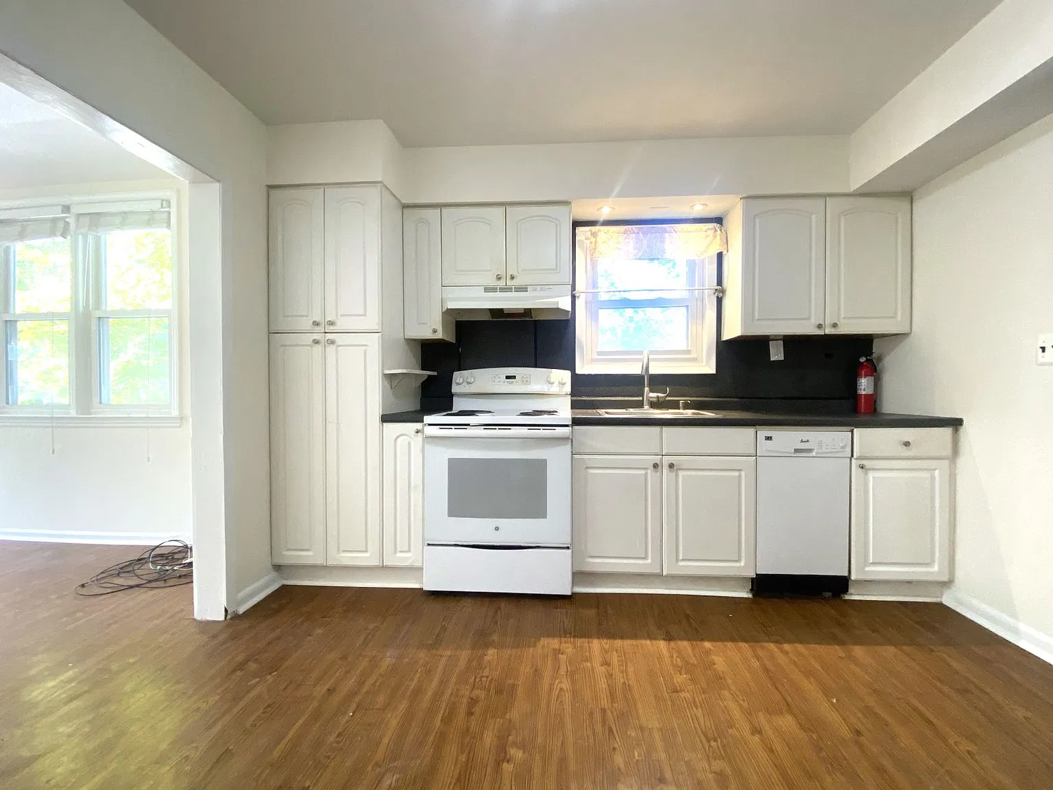 2 bed, $3,200 — Photo 3