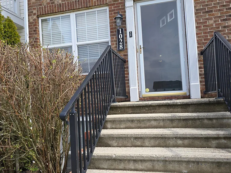 1028 Hartford Village Blvd #B — Photo 16