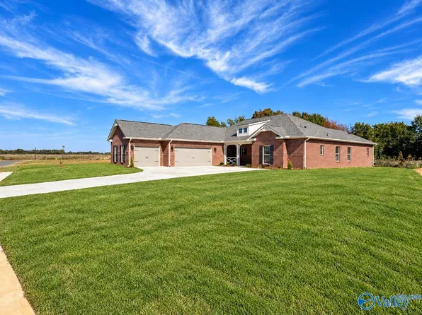 1225 Starling Dr, Decatur, AL 35603