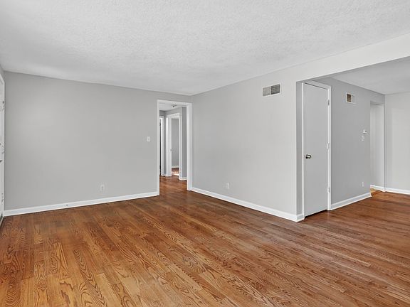 5th image of 4012 W 75th St