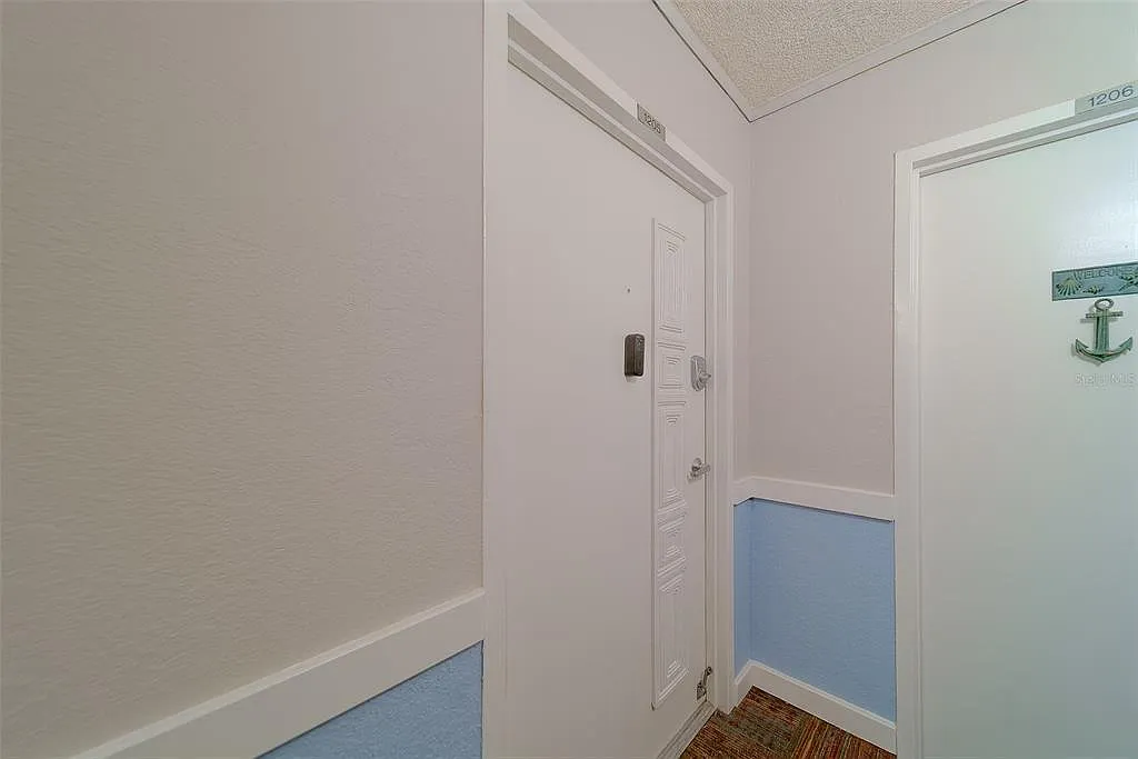 2 bed, 2.0 bath, 1330 sqft, $6,000 — Photo 2