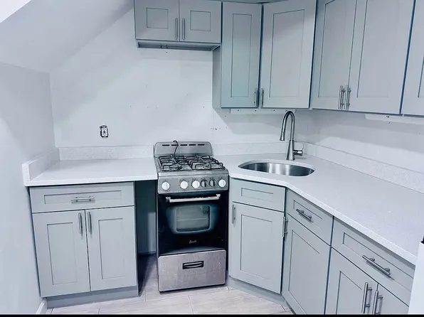 35-26 33rd St #1, Astoria, NY 11106