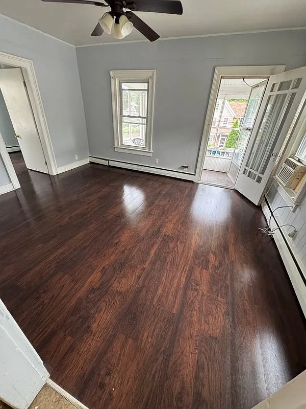 2 bed, 1.0 bath, 854 sqft, $1,600 — Photo 2