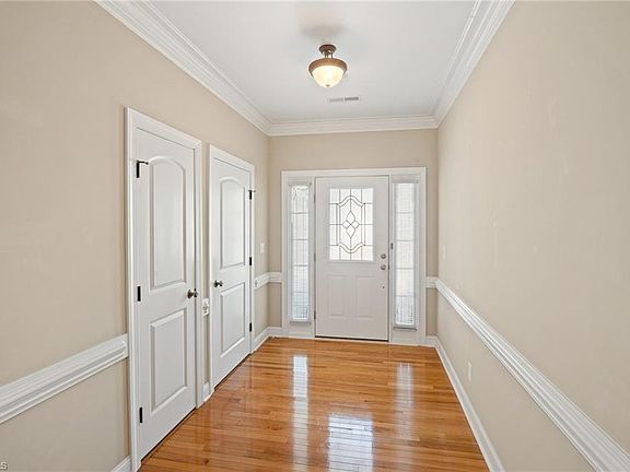 4th image of 6680 Elm Hill Dr