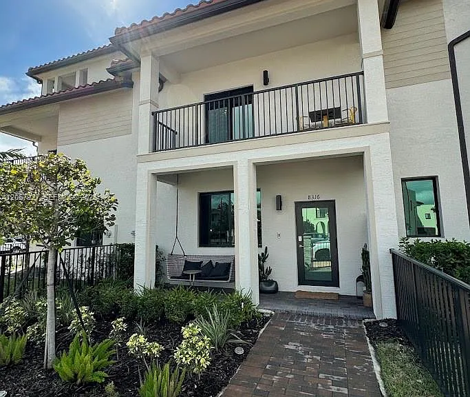 8316 NW 43rd St — Photo 32