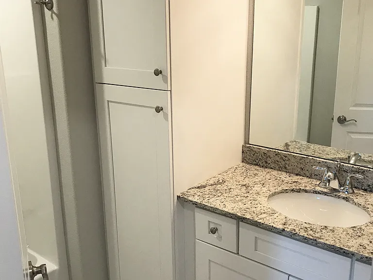C1 (1-car) Guest Bath