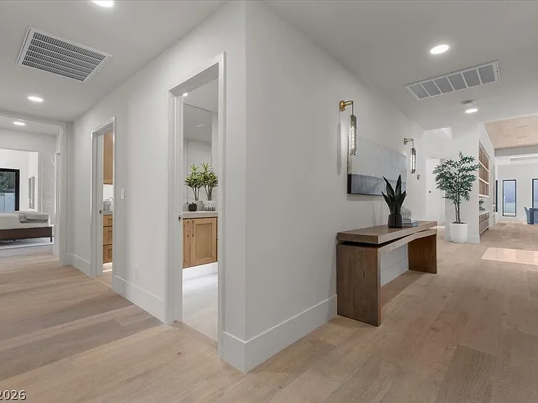 2401 Driftwood Dr — Photo 56
