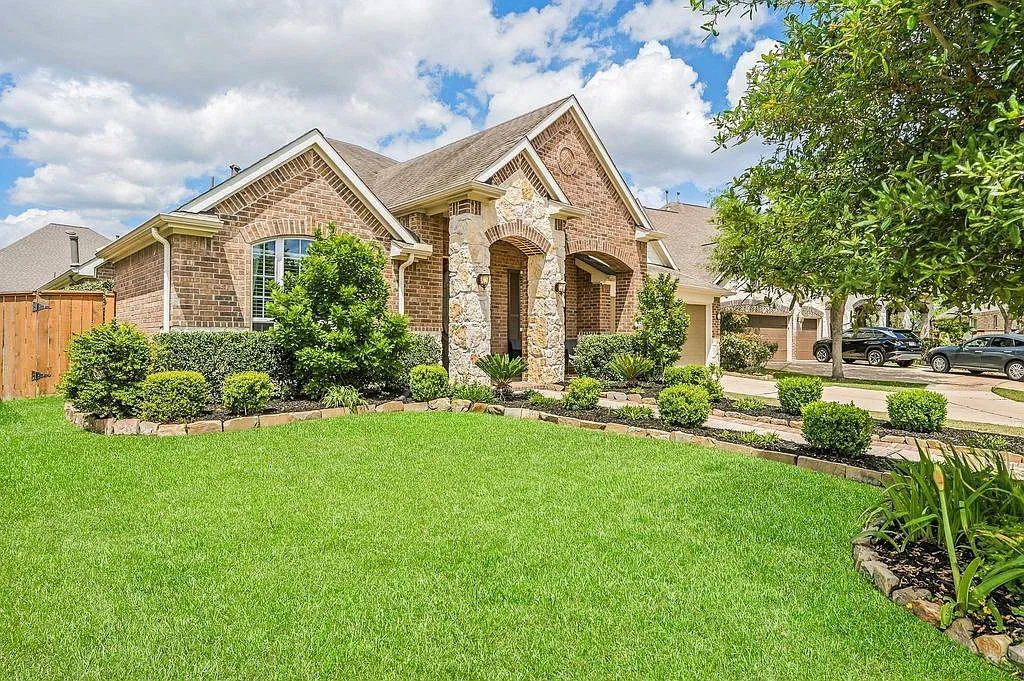 4 bed, 3.0 bath, 3016 sqft, $3,000 — Photo 3