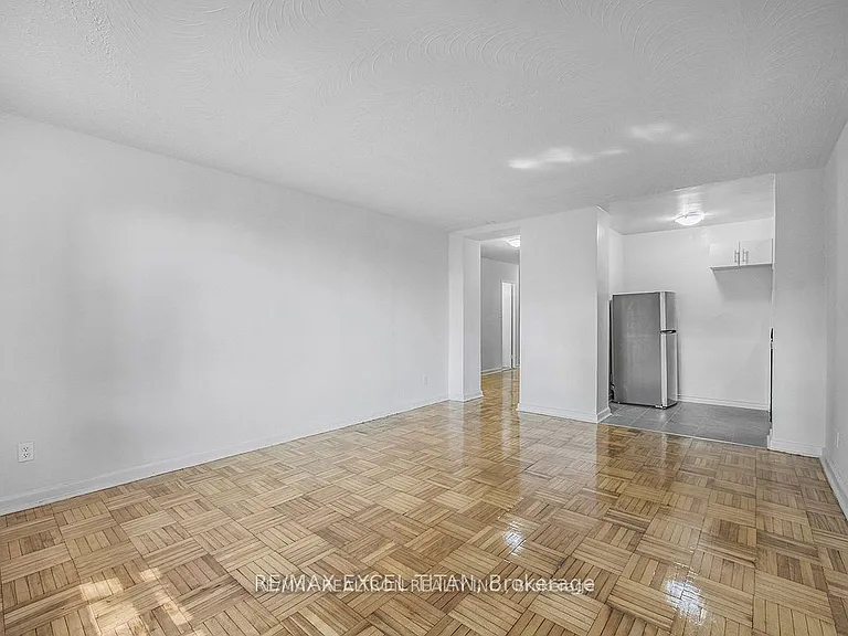 165 Cosburn Ave #301 — Photo 4