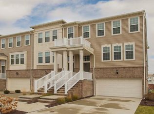 5915 N Pointe Dr, Pepper Pike, OH 44124