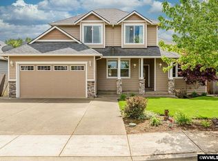 121 SW Collins Dr, Dallas, OR 97338