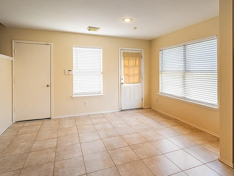 3603 Avalon Castle Dr — Photo 26