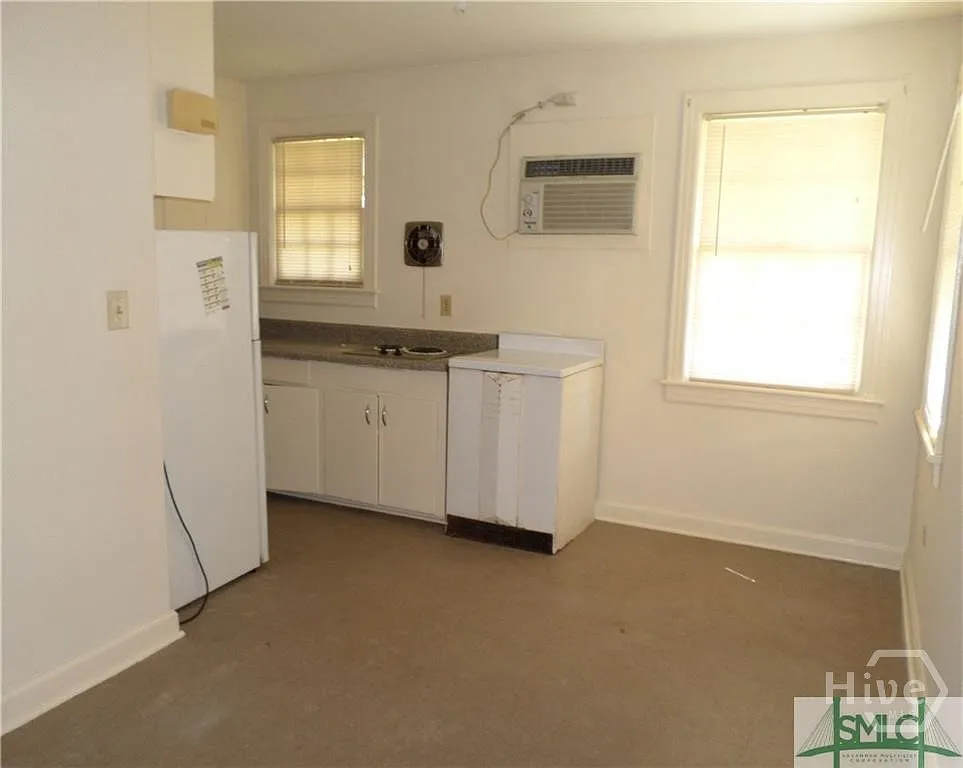1 bed, 1.0 bath, 400 sqft, $1,000 — Photo 2