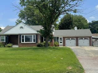 2220 Grandview Rd, Hanover, PA 17331
